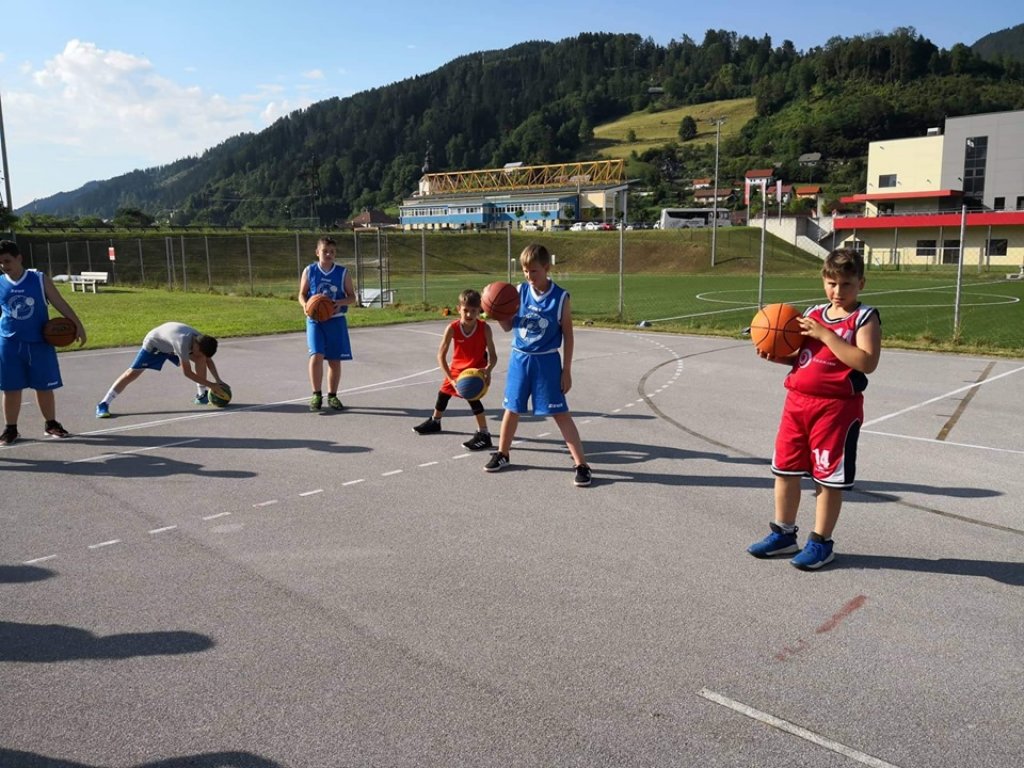 Košarkarji aktivno začeli počitnice