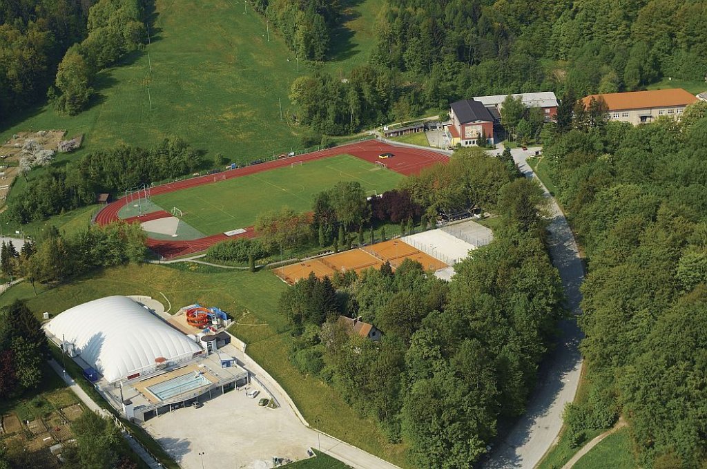 S pomočjo zasebnega investitorja se na Ravne vrača zlato obdobje tenisa