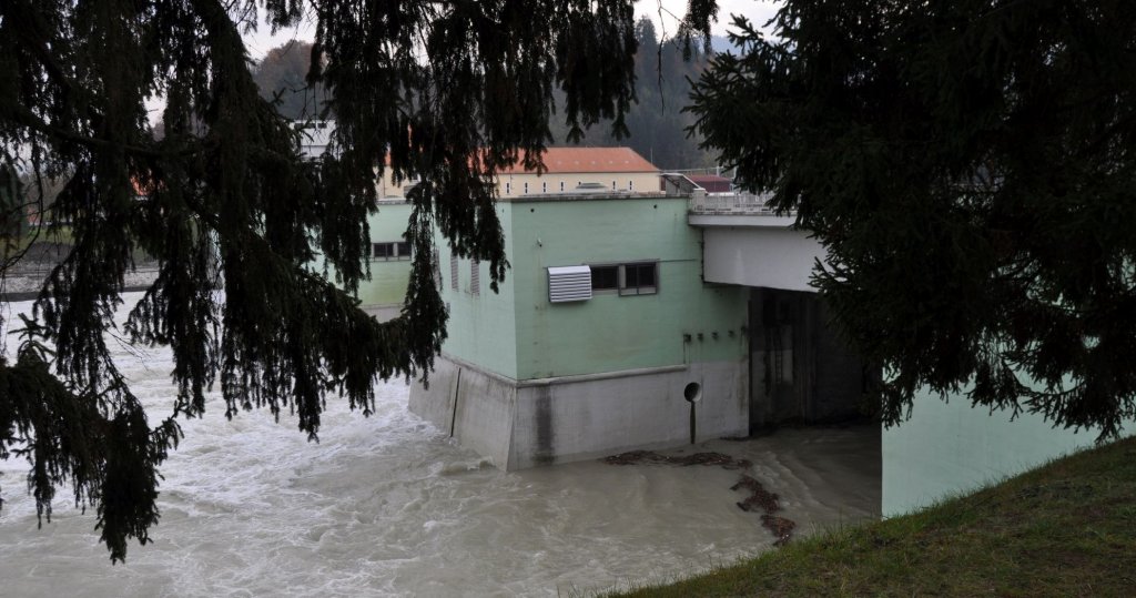 V Dravogradu bo ponoči grozila Drava, še huje v nedeljo