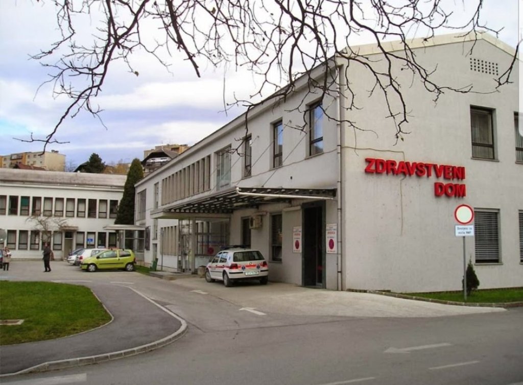 Nov izbruh v ZD Ravne - z dela odsotnih več kot 30 zaposlenih